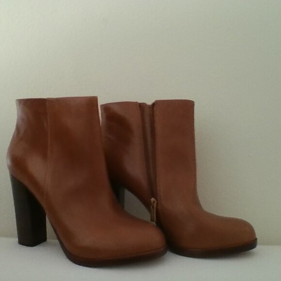 Vince Camuto Cognac Caylesa Platform Bootie Size 10 - Picture 2 of 4